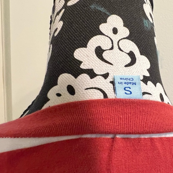 Top - Picture 2 of 3